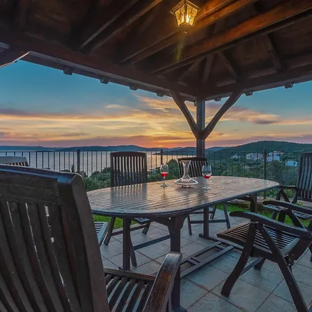 Apartment Seaview Bugenvilla - Happy