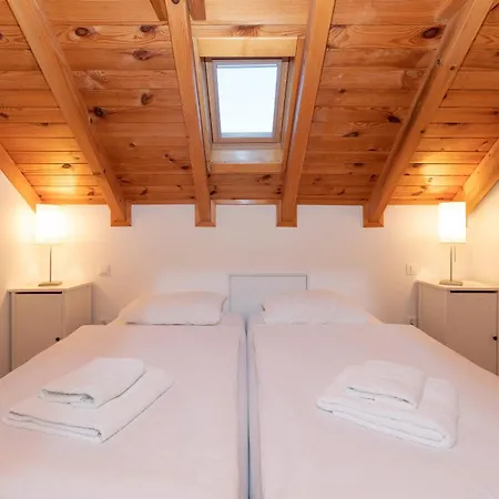 Seaview Bugenvilla - Happy Apartment